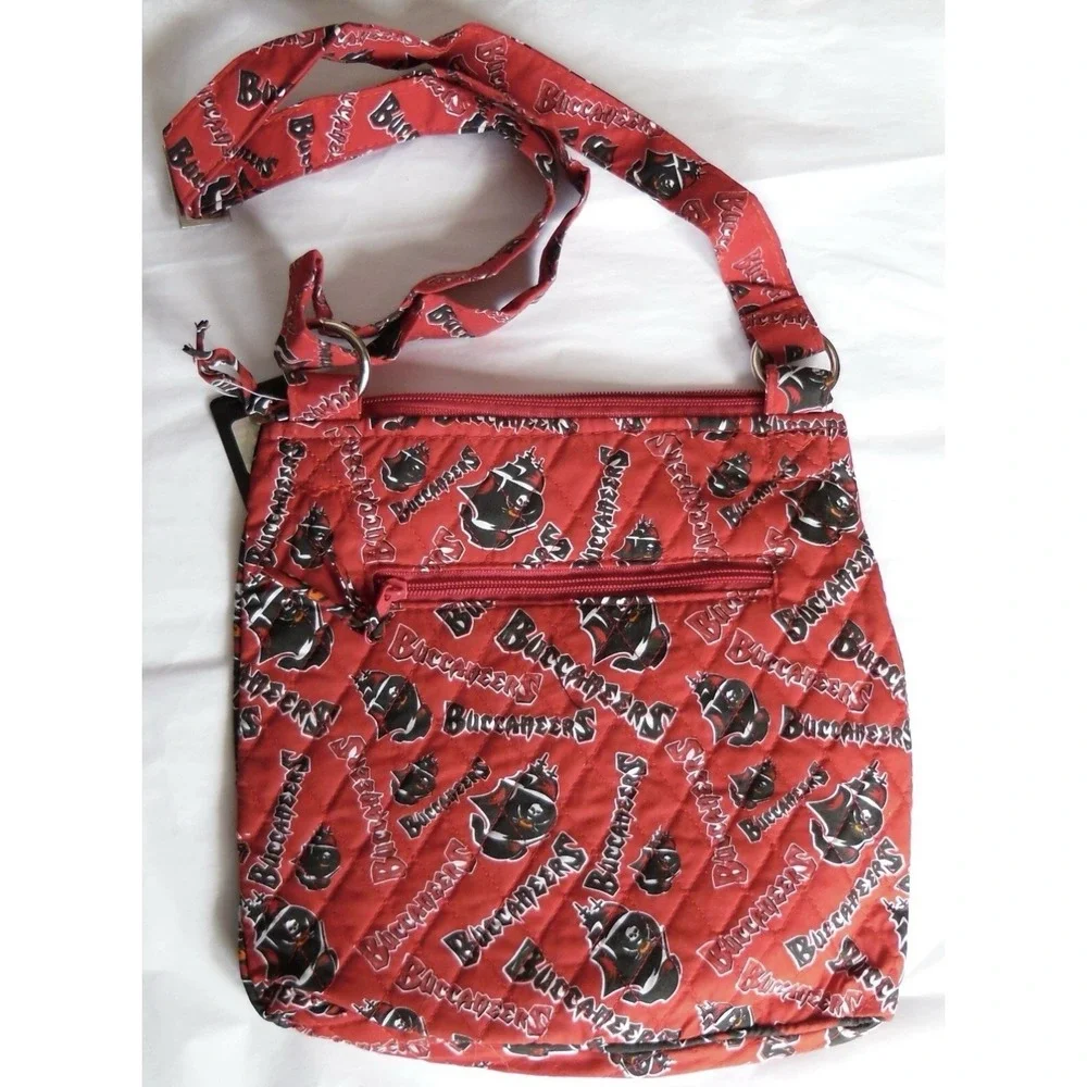 NFL Tampa Bay Buccaneers Quilted Forever Collectibles Purse Bag NWT 11.5